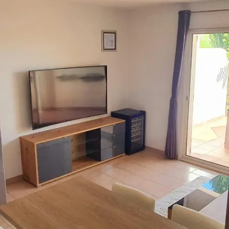 Mazet Provencal Avec Vue Golf *